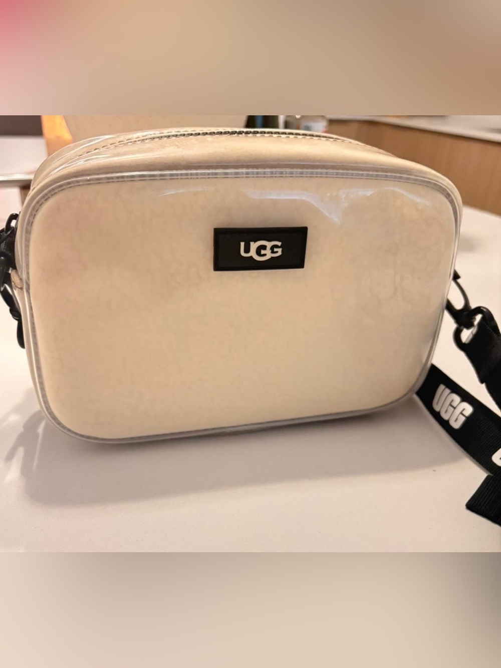 UGG✨⭐️💛🤍Cream Faux Shearling Crossbody Cosmetic Pouch with Logo Patch